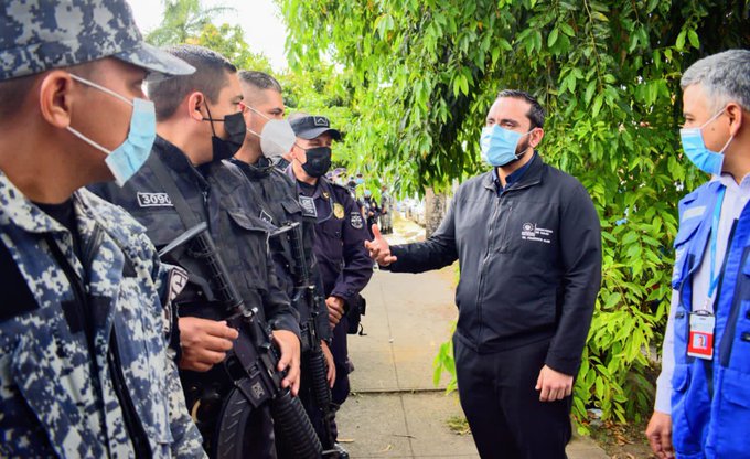 Policías, en primera línea contra la pandemia, inician el proceso de inmunización del COVID19 policias-en-primera-linea-contra-la-pandemia-inician-el-proceso-de-inmunizacion-del-covid19